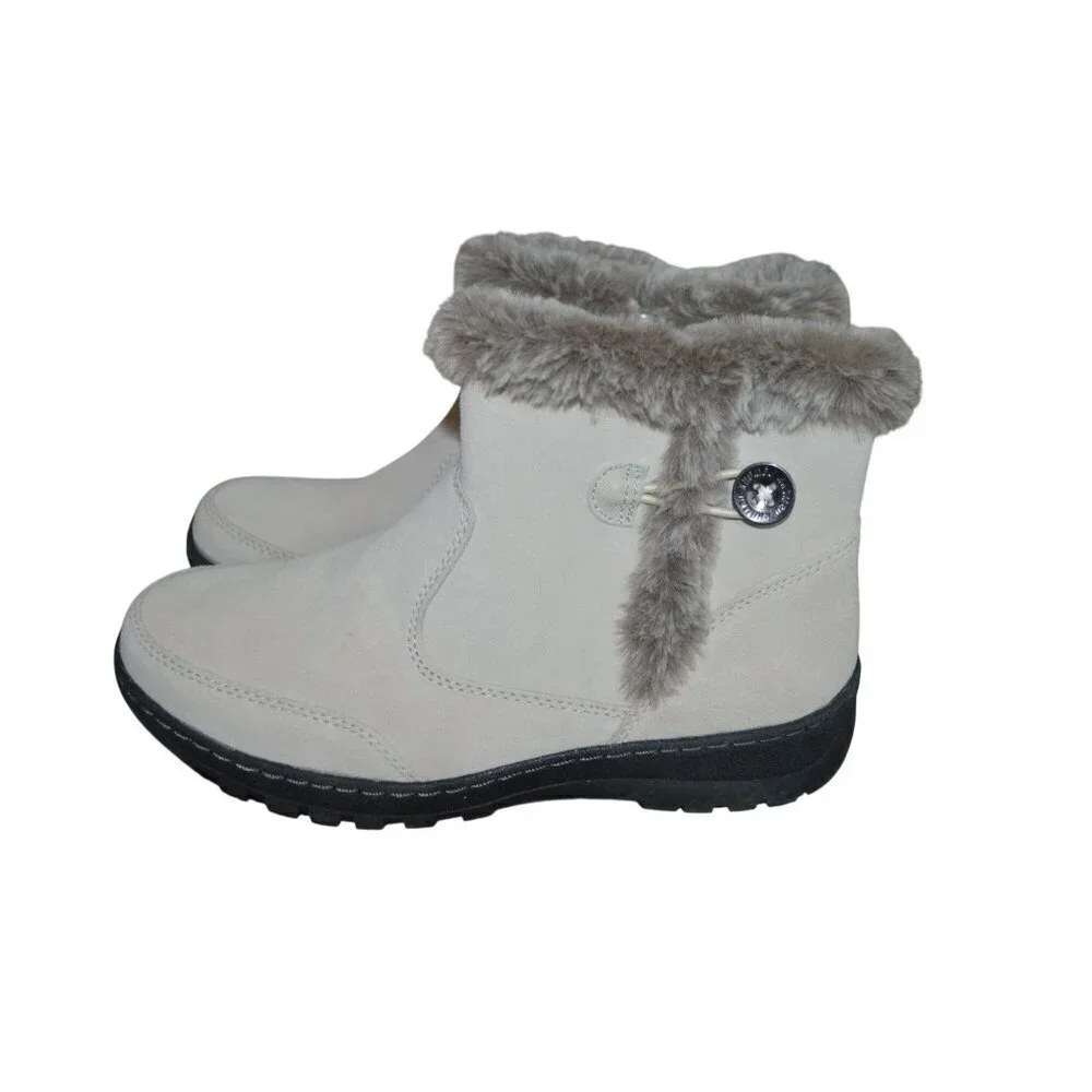 NWOT Khombu Iris All Weather Boots Cream Off White Women Size 8 Winter Gorpcore